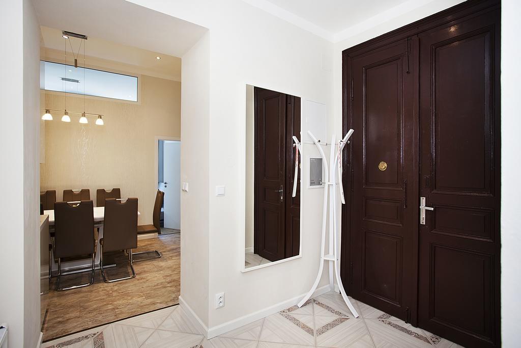Celebration Flat By Ruterra Apartamento Praga Quarto foto